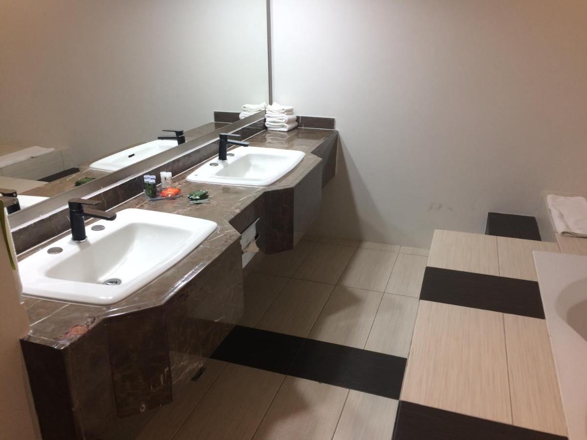 Radisson Hotel & Convention Center 톨루카 외부 사진