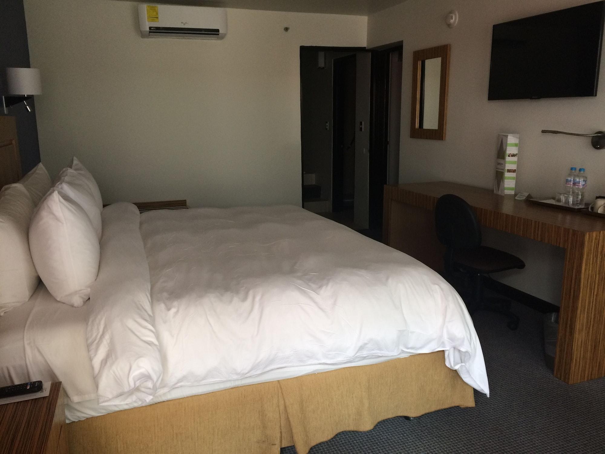 Radisson Hotel & Convention Center 톨루카 외부 사진