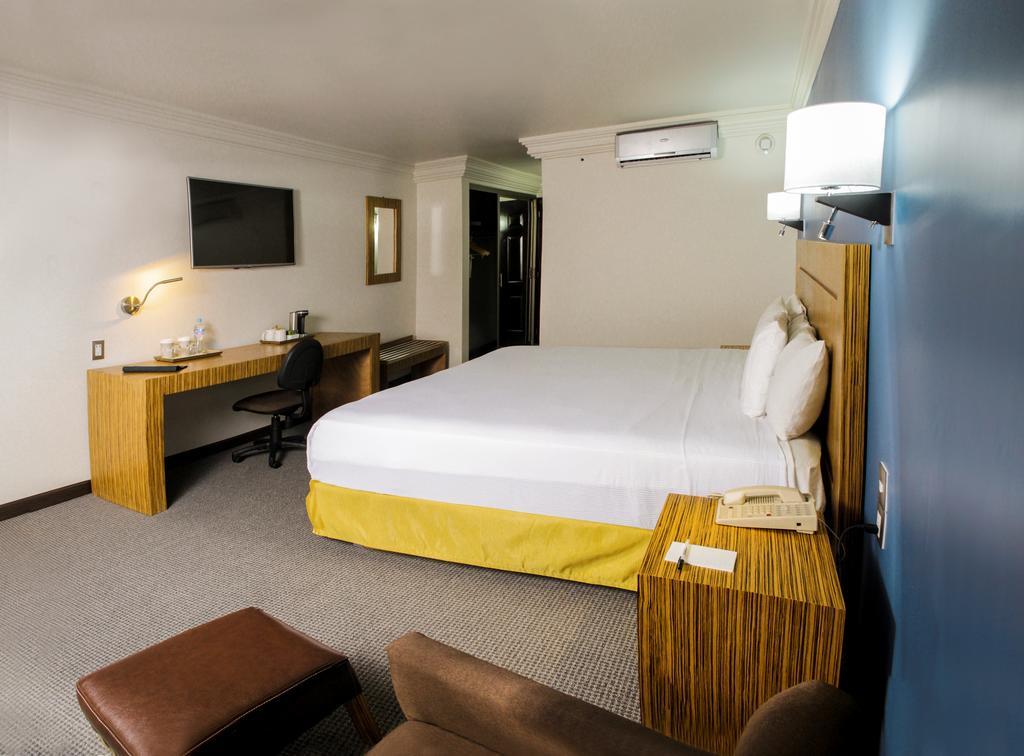 Radisson Hotel & Convention Center 톨루카 외부 사진