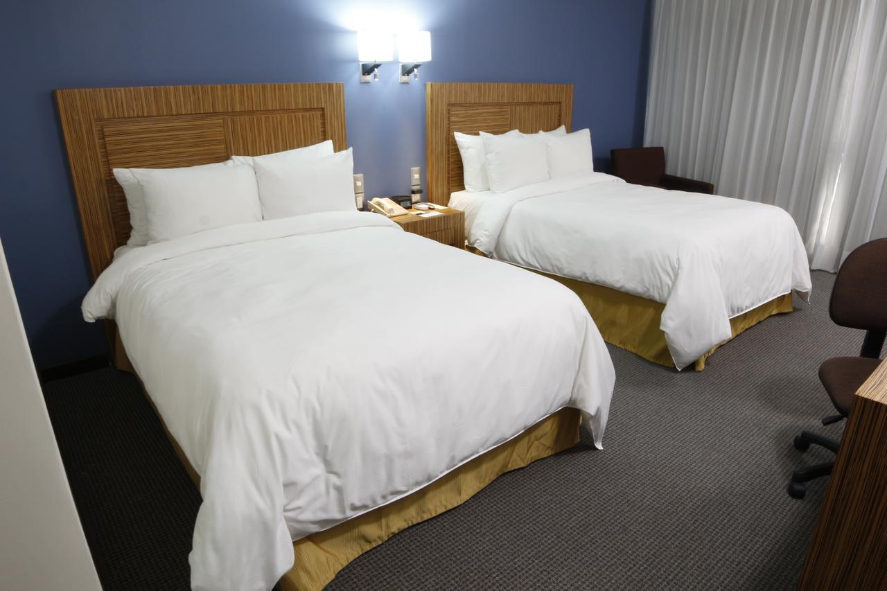 Radisson Hotel & Convention Center 톨루카 외부 사진