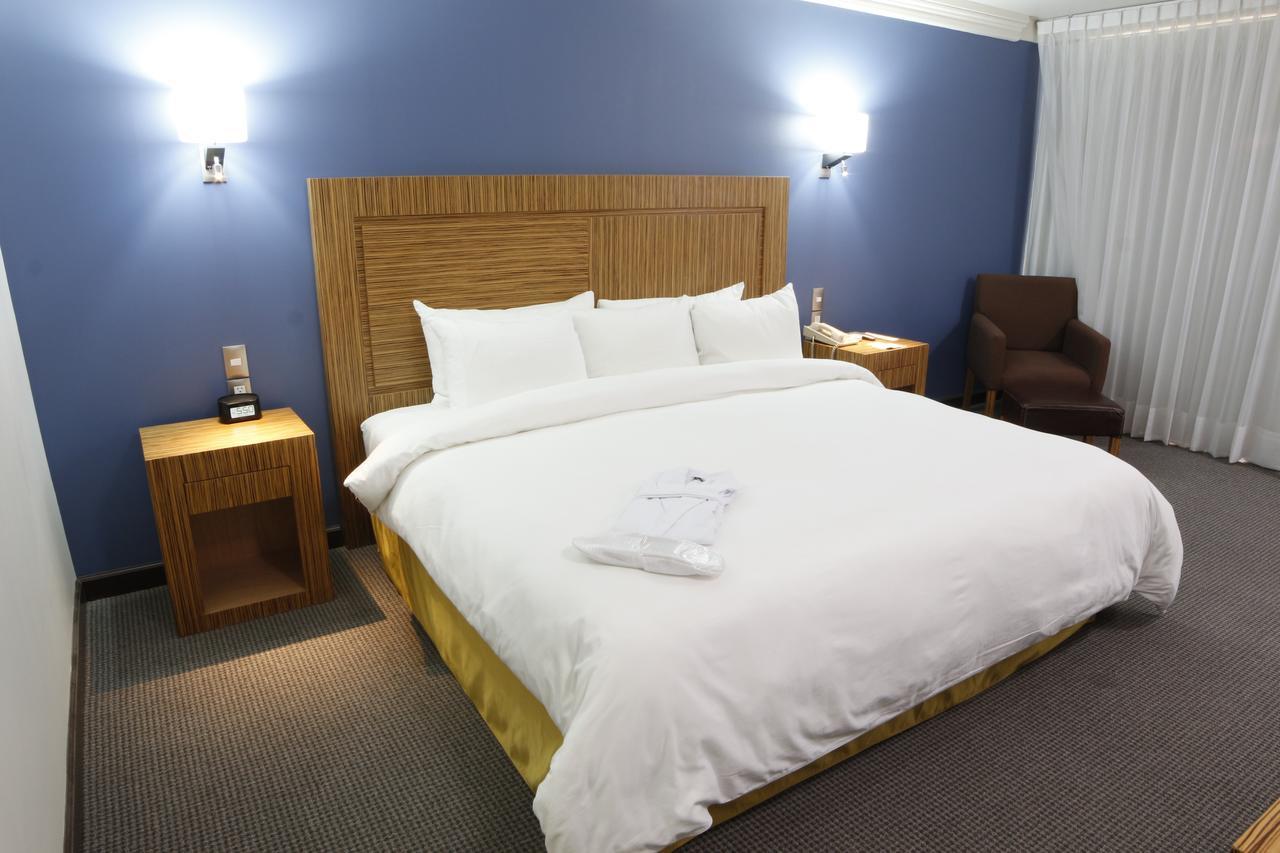 Radisson Hotel & Convention Center 톨루카 외부 사진