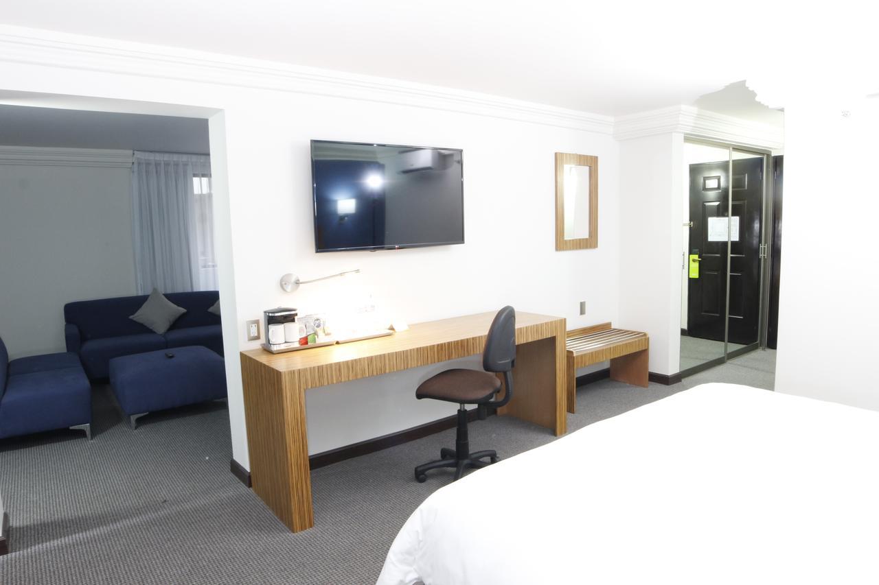 Radisson Hotel & Convention Center 톨루카 외부 사진